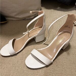 Dream Pairs Size 7 white block heel ankle strap